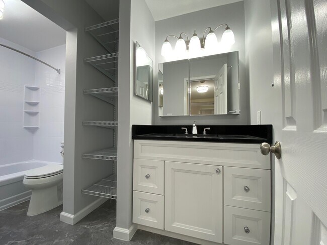 Foto del edificio - Krystie Manor (55+ Community)