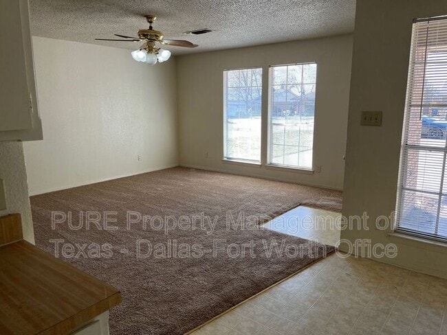 Building Photo - 423 Claire Ct