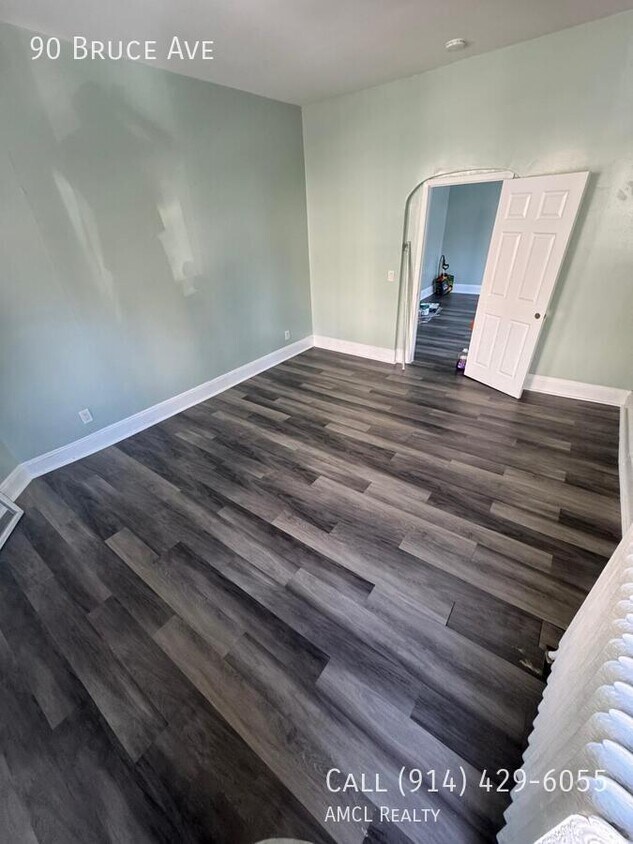 Photo - 90 Bruce Ave-