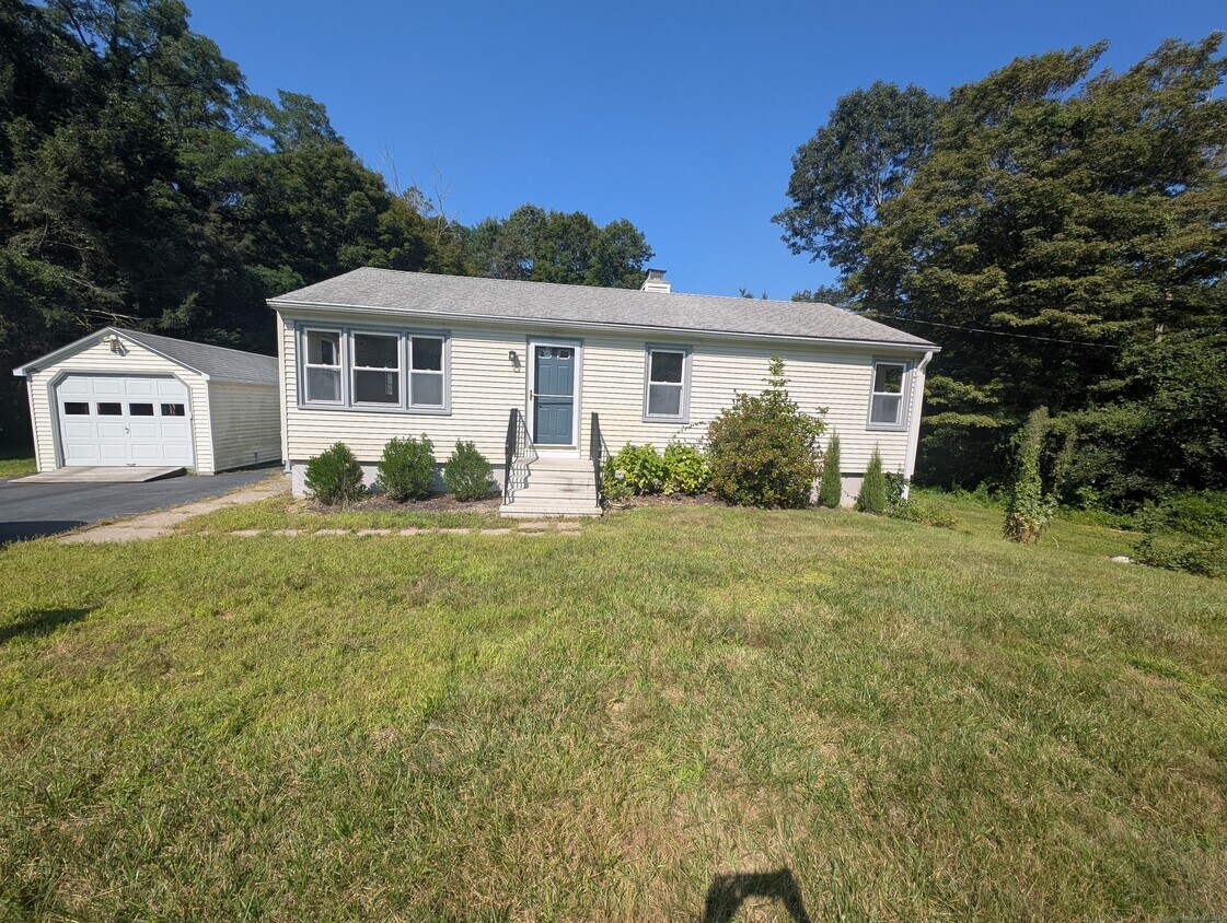 Foto principal - 44 Sunny Ridge Rd