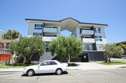 Primary Photo - 1100 Monterey Blvd