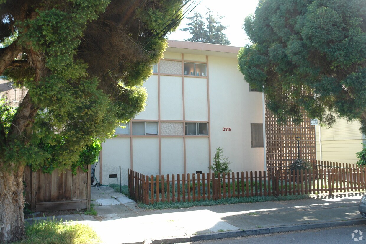 Building Photo - 2315 Jefferson Ave