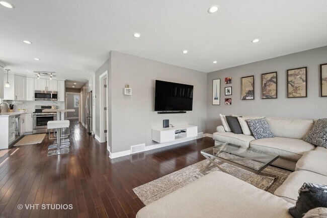 Building Photo - 7628 N Odell Ave