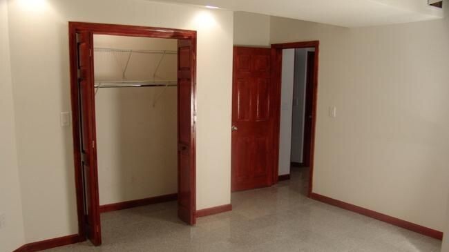 Foto del edificio - 1083 Mile Square Rd