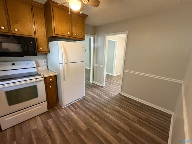 Building Photo - 118 Eva Ct