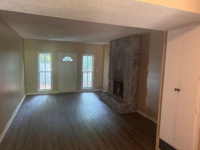 Foto del edificio - Large Townhome