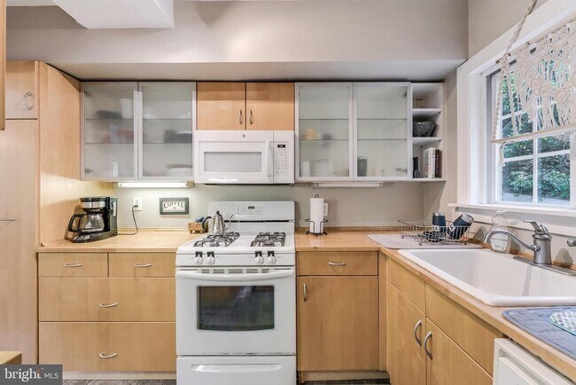 Foto del edificio - 3507 Valley Dr