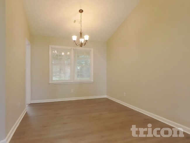 Building Photo - 420 Austin Dr