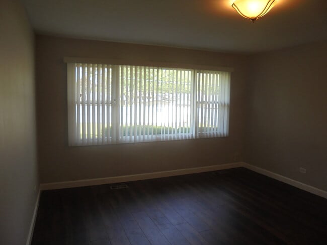 Building Photo - 700 Baxter Ln