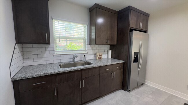 Foto del edificio - 2228 Centennial St
