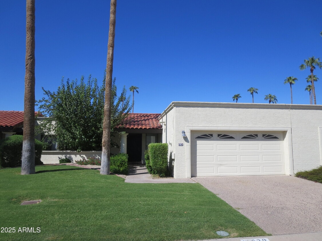 Foto principal - 630 E Jeffrey Ave