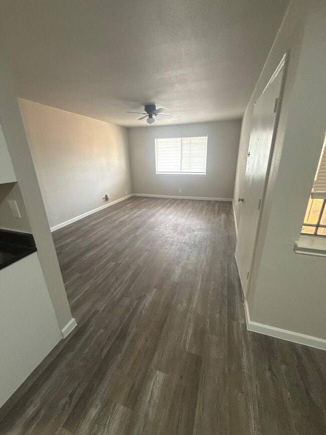 Interior Photo - Lakewood Gardens
