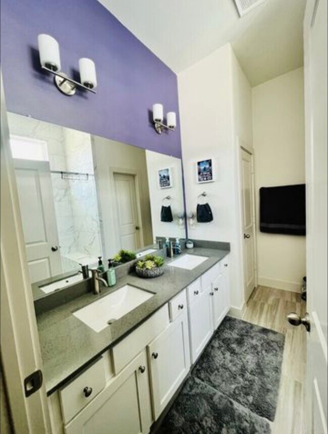 Foto del edificio - 9410 Kerrwood Ln