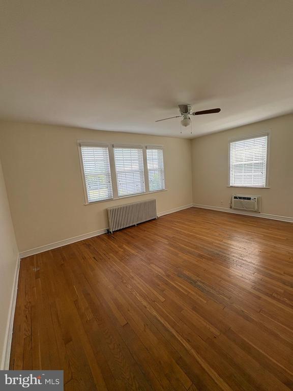 Foto del edificio - 402 Bashford Ln