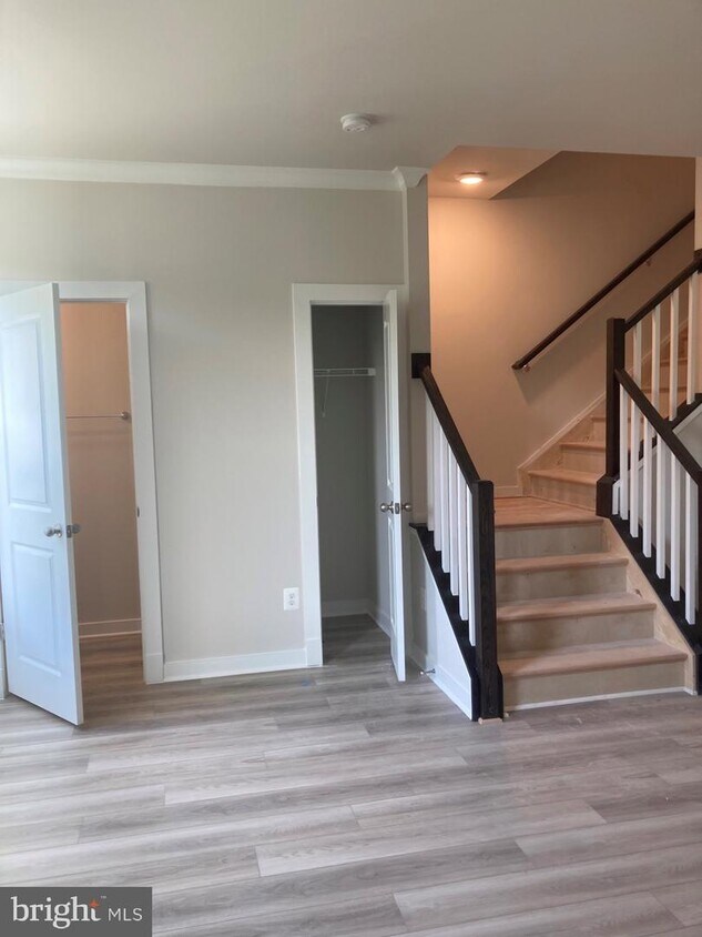 Foto principal - 102 Kinross Ln