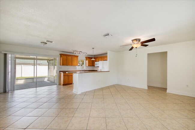 Foto del edificio - 7729 Ashford Ct