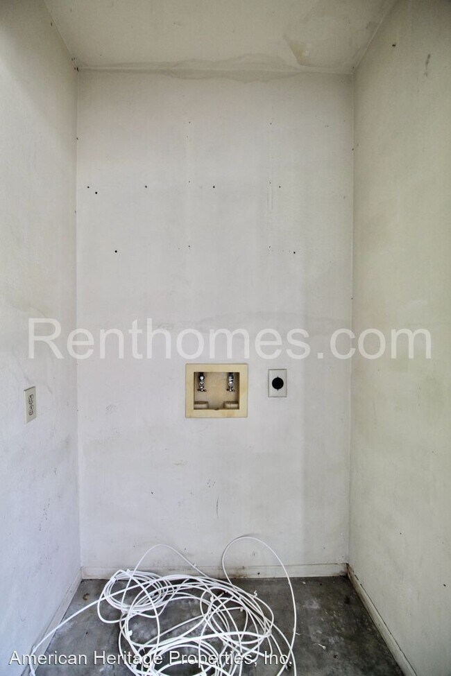 Foto del edificio - 1 br, 1 bath House - 8510 Summerdale Road #31
