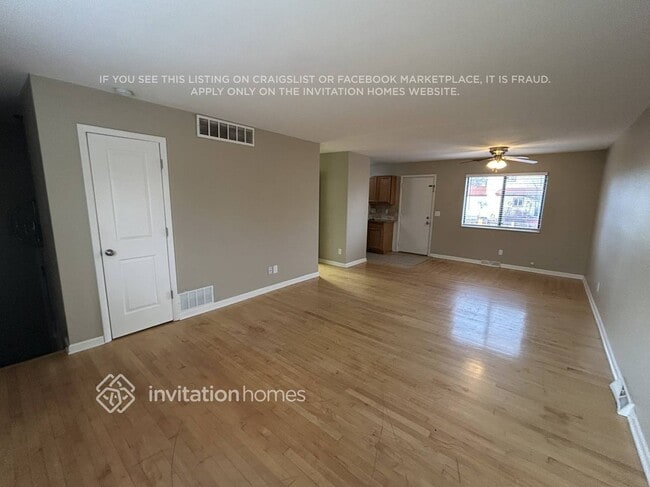 Building Photo - 10355 W 107th Ct