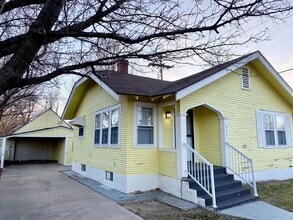 Building Photo - 511 W 16th Ave