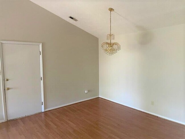 Foto del edificio - Briarcliff Condos