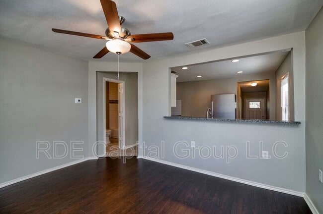 Building Photo - 4523 Rockwood Dr