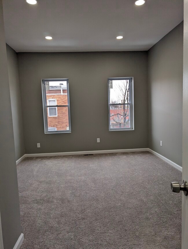 Building Photo - 800 N Curley St