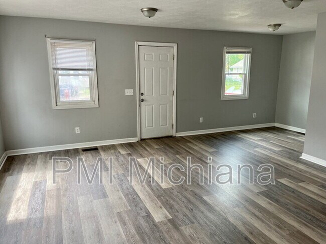 Foto del edificio - 606 Meridian St