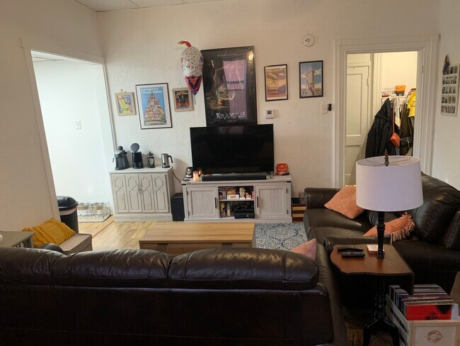 Living Room - 351 Stratford Ave Townhome