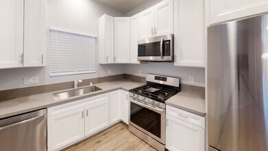 Building Photo - 5011 Rockford Dr