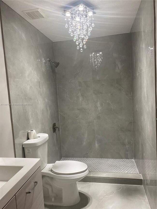 Foto del edificio - 20565 NW 8th Ct
