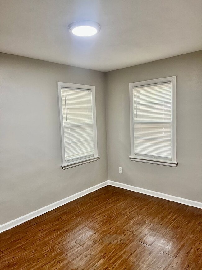 Building Photo - Beautiful 3 bed in Hazelwood