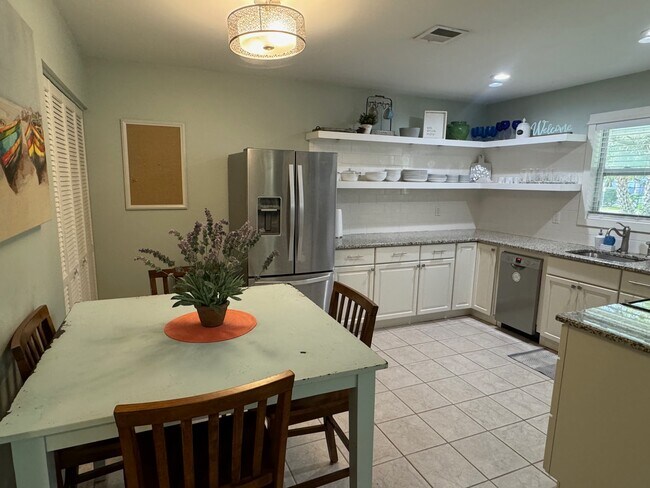 Building Photo - 921 Bahia Mar Rd