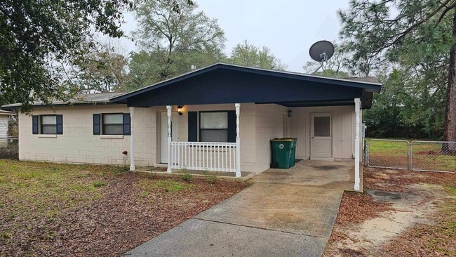 Foto del edificio - 513 Woodrow St NE