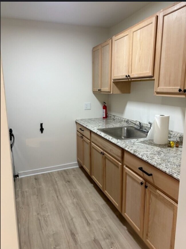 Foto del edificio - 9440 Woodbridge Rd