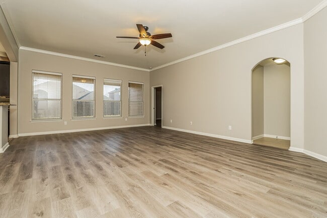 Building Photo - 2808 Silver Sage Dr