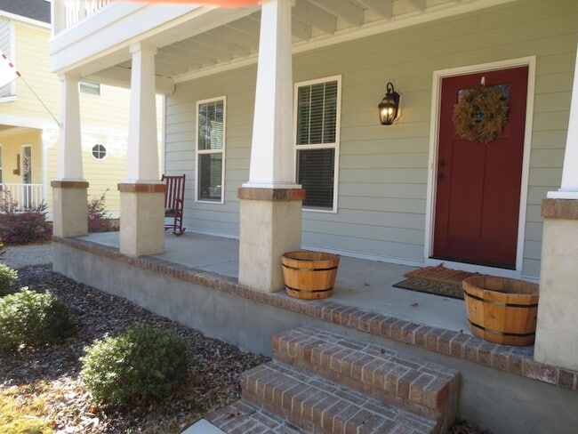 Foto del edificio - 330 N Leak St