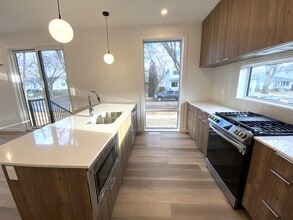 Building Photo - 7728-7105 105 Ave NW