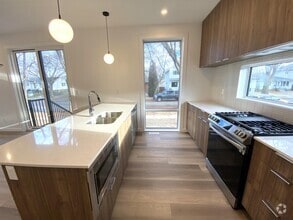 Building Photo - 7728-7105 105 Ave NW