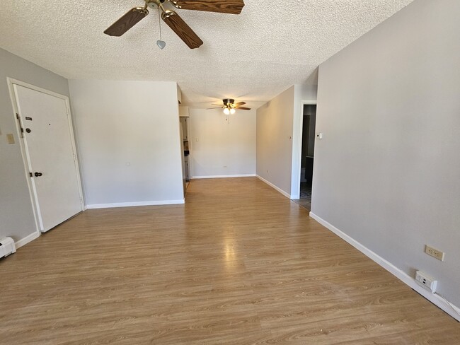 Building Photo - 9870 Cordoba Ct