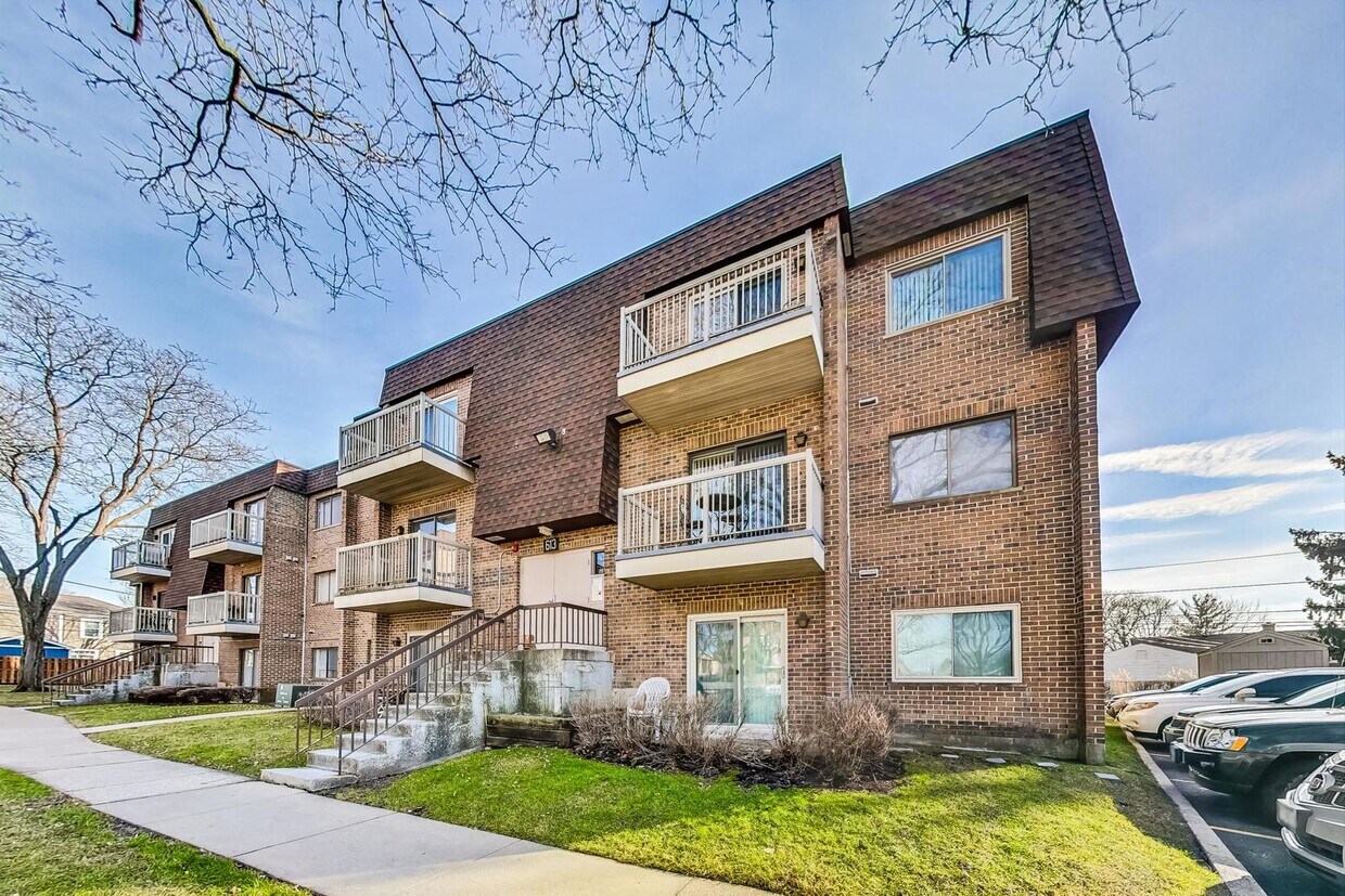 Primary Photo - 613 W Central Rd