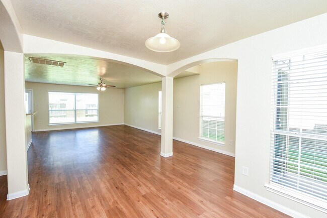 Foto del edificio - 2518 Bammelwood Dr