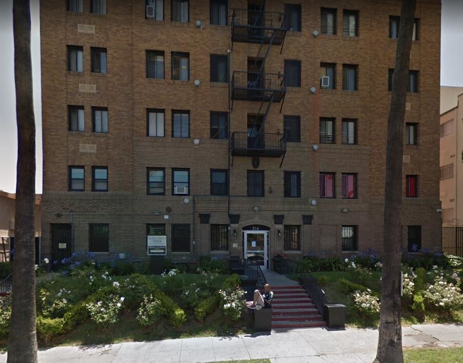 Primary Photo - 314 S Alexandria Ave