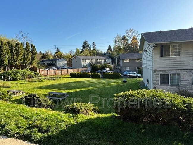 Photo - 1420 SW Bertha Blvd House