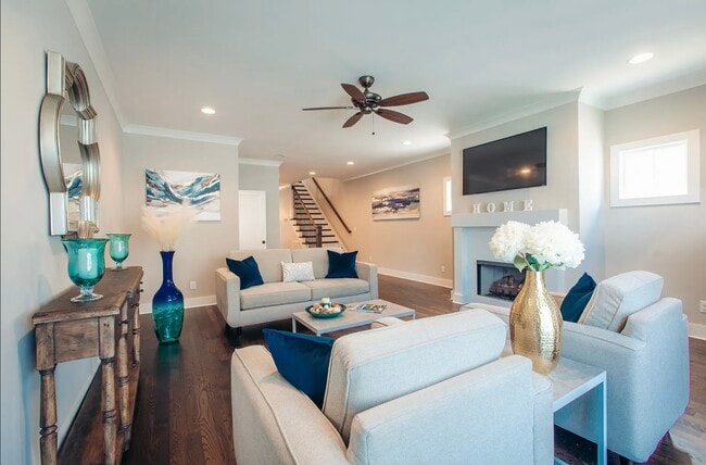 Building Photo - 2423 Elliott Ave