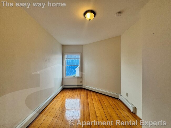 Photo - 61 Webster Ave Apartment