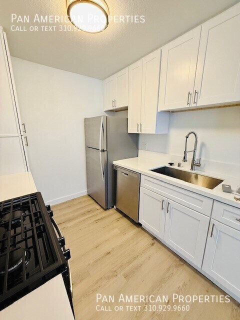 Foto del edificio - 11275 Westminster Ave