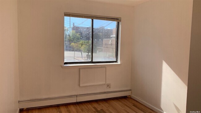 Foto del edificio - 64-07 Booth St