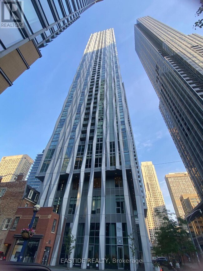 Building Photo - 1-2811 Yorkville Ave