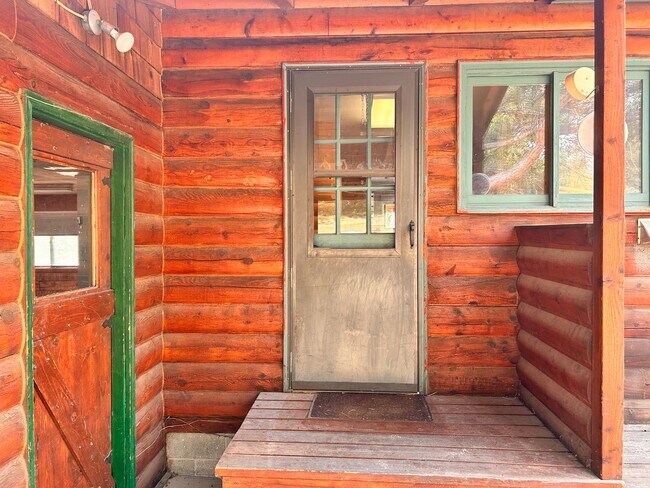 Foto del edificio - 10 Acres of Horse Property in Victor!