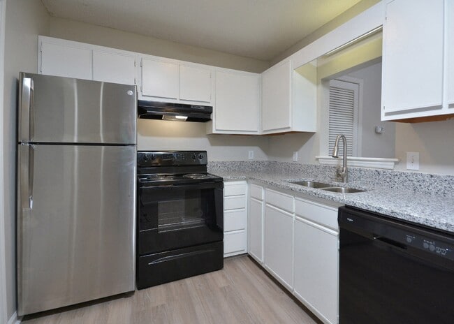 Photo - Bennett Apartments